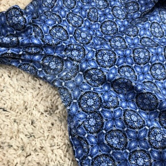 Tommy Hilfiger Boys Size Medium Long Sleeve Blue Button Up Shirt Geometric - Picture 6 of 9